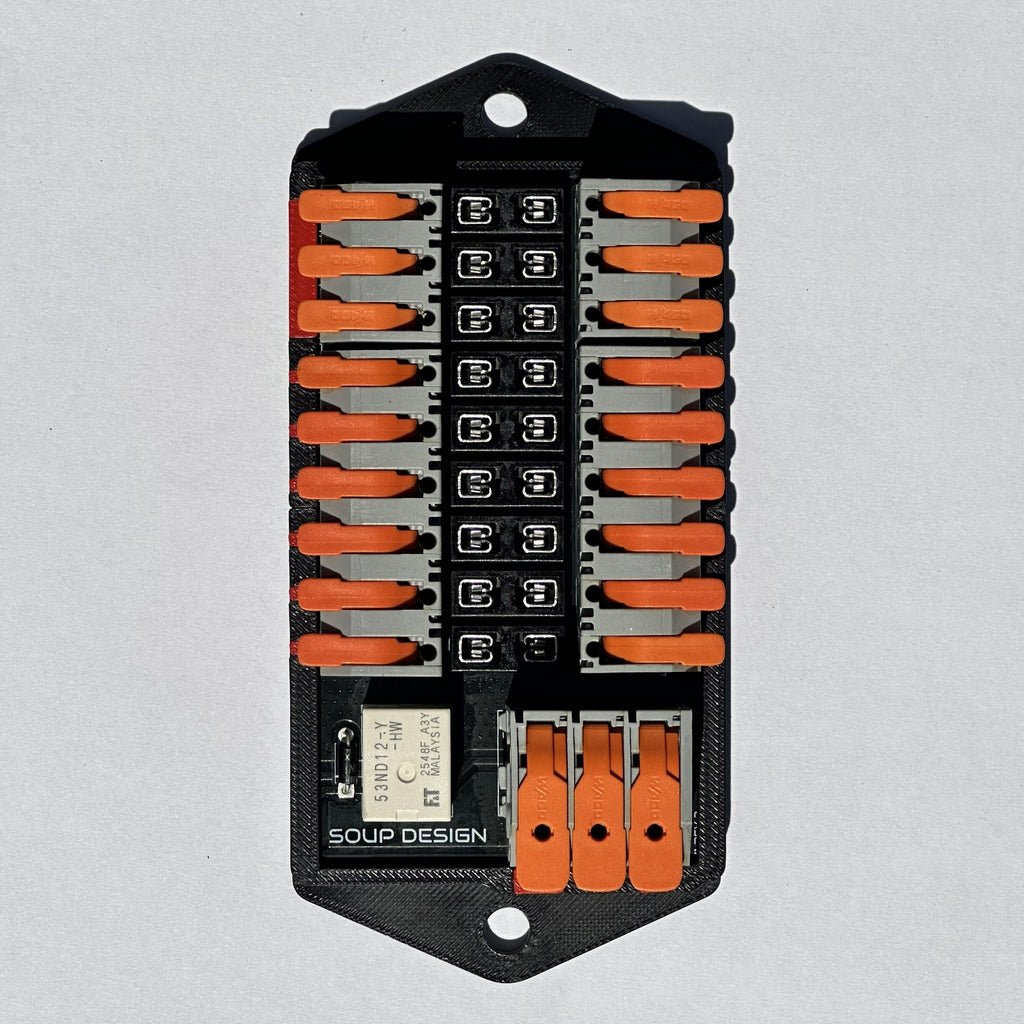 Toolless Fuse Block (Switched) - 9 Circuits
